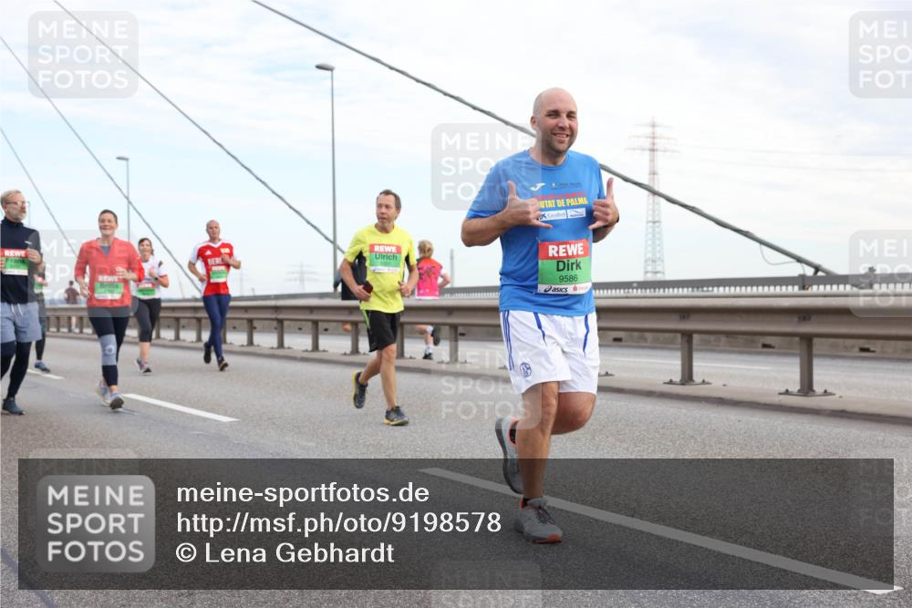 03.10.2025 - Köhlbrandbrückenlauf Lena Gebhardt http://msf.ph/oto/9198578 03.10.2025 15:35:12 Position 1 9586 meine-sportfotos.de