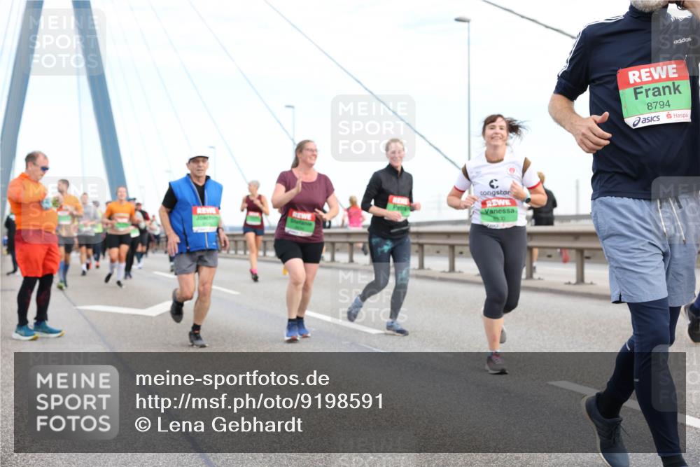 03.10.2025 - Köhlbrandbrückenlauf Lena Gebhardt http://msf.ph/oto/9198591 03.10.2025 15:35:15 Position 1 8794 meine-sportfotos.de