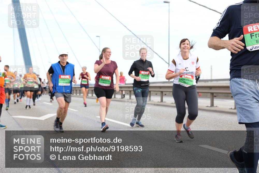 03.10.2025 - Köhlbrandbrückenlauf Lena Gebhardt http://msf.ph/oto/9198593 03.10.2025 15:35:15 Position 1 8930, 8 meine-sportfotos.de