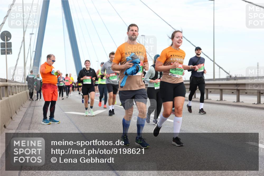 03.10.2025 - Köhlbrandbrückenlauf Lena Gebhardt http://msf.ph/oto/9198621 03.10.2025 15:35:20 Position 1 7774 meine-sportfotos.de