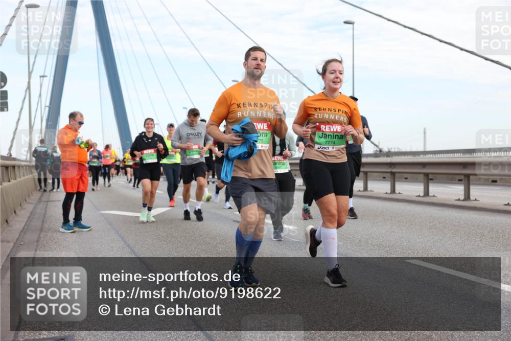 03.10.2025 - Köhlbrandbrückenlauf Lena Gebhardt http://msf.ph/oto/9198622 03.10.2025 15:35:20 Position 1 73, 7774 meine-sportfotos.de