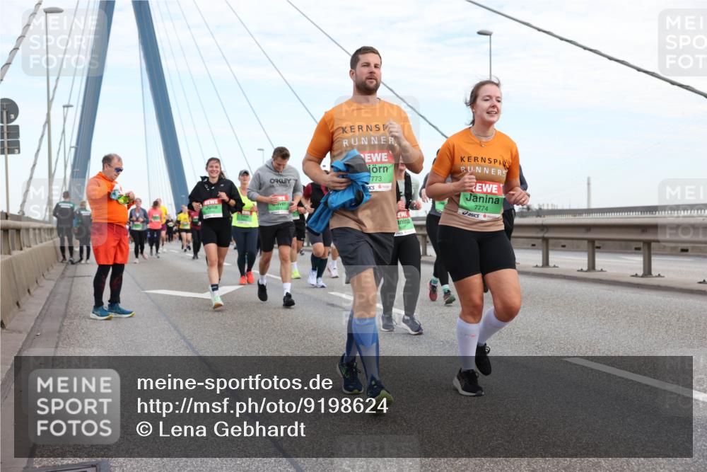 03.10.2025 - Köhlbrandbrückenlauf Lena Gebhardt http://msf.ph/oto/9198624 03.10.2025 15:35:21 Position 1 773, 9637, 7774 meine-sportfotos.de