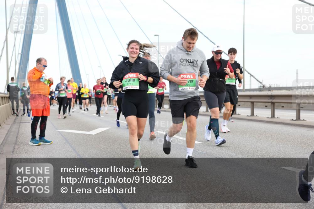 03.10.2025 - Köhlbrandbrückenlauf Lena Gebhardt http://msf.ph/oto/9198628 03.10.2025 15:35:22 Position 1 7741, 1909 meine-sportfotos.de