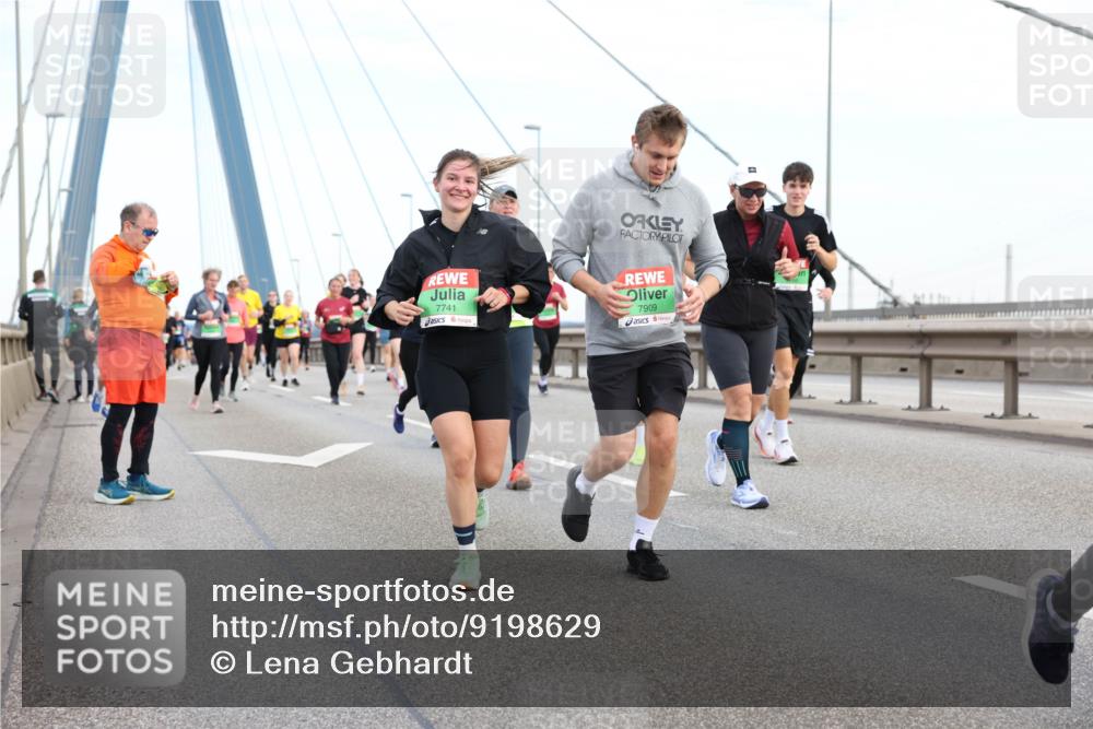 03.10.2025 - Köhlbrandbrückenlauf Lena Gebhardt http://msf.ph/oto/9198629 03.10.2025 15:35:22 Position 1 7741, 7909 meine-sportfotos.de