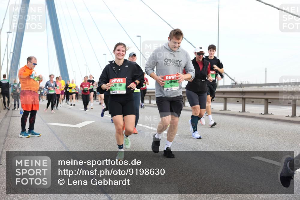 03.10.2025 - Köhlbrandbrückenlauf Lena Gebhardt http://msf.ph/oto/9198630 03.10.2025 15:35:22 Position 1 7741, 7909 meine-sportfotos.de