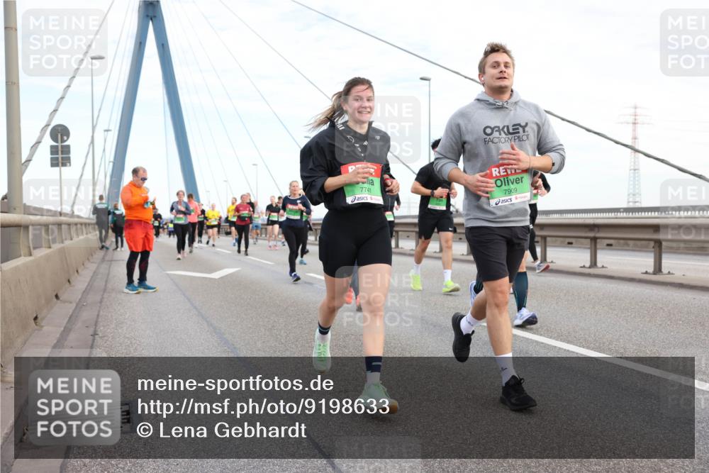 03.10.2025 - Köhlbrandbrückenlauf Lena Gebhardt http://msf.ph/oto/9198633 03.10.2025 15:35:23 Position 1 7741, 7909 meine-sportfotos.de