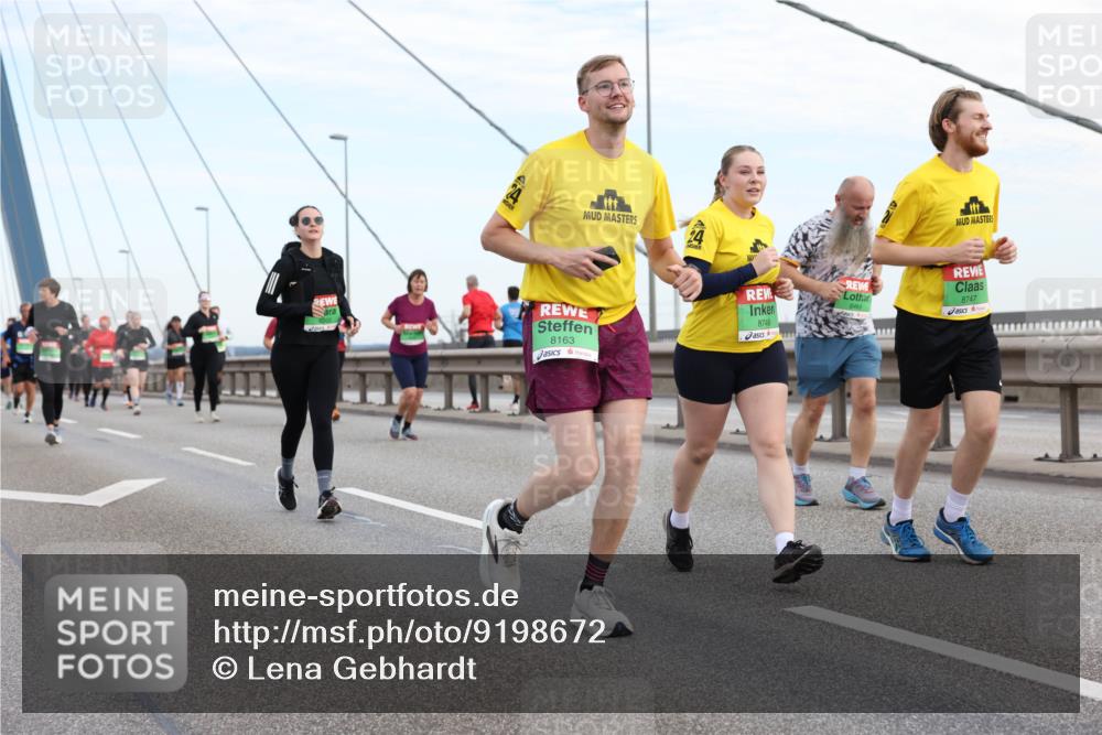 03.10.2025 - Köhlbrandbrückenlauf Lena Gebhardt http://msf.ph/oto/9198672 03.10.2025 15:35:31 Position 1 8163, 8747, 8748 meine-sportfotos.de