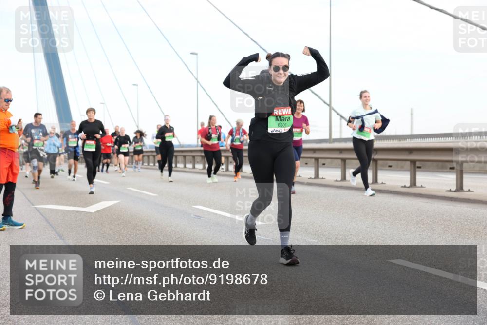 03.10.2025 - Köhlbrandbrückenlauf Lena Gebhardt http://msf.ph/oto/9198678 03.10.2025 15:35:33 Position 1 8303 meine-sportfotos.de