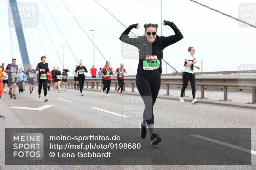 03.10.2025 - Köhlbrandbrückenlauf Lena Gebhardt http://msf.ph/oto/9198680 03.10.2025 15:35:33 Position 1 8303 meine-sportfotos.de