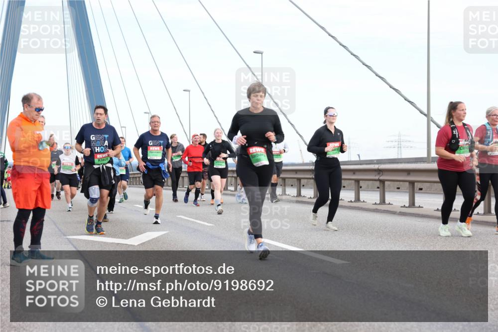 03.10.2025 - Köhlbrandbrückenlauf Lena Gebhardt http://msf.ph/oto/9198692 03.10.2025 15:35:36 Position 1  meine-sportfotos.de
