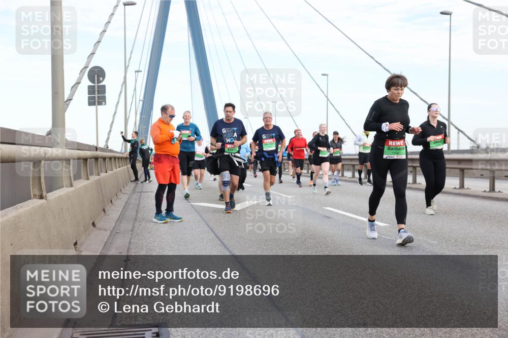 03.10.2025 - Köhlbrandbrückenlauf Lena Gebhardt http://msf.ph/oto/9198696 03.10.2025 15:35:37 Position 1 7316 meine-sportfotos.de