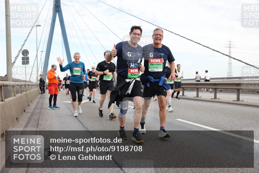 03.10.2025 - Köhlbrandbrückenlauf Lena Gebhardt http://msf.ph/oto/9198708 03.10.2025 15:35:40 Position 1 7152 meine-sportfotos.de