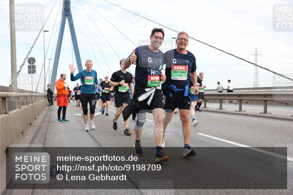 03.10.2025 - Köhlbrandbrückenlauf Lena Gebhardt http://msf.ph/oto/9198709 03.10.2025 15:35:40 Position 1 9310, 7152 meine-sportfotos.de