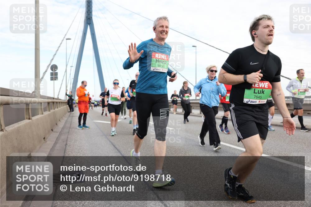03.10.2025 - Köhlbrandbrückenlauf Lena Gebhardt http://msf.ph/oto/9198718 03.10.2025 15:35:42 Position 1 8656, 7645, 040 meine-sportfotos.de