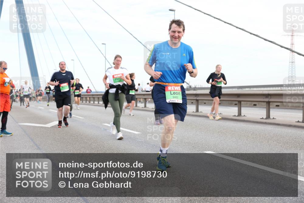 03.10.2025 - Köhlbrandbrückenlauf Lena Gebhardt http://msf.ph/oto/9198730 03.10.2025 15:35:44 Position 1 9462 meine-sportfotos.de