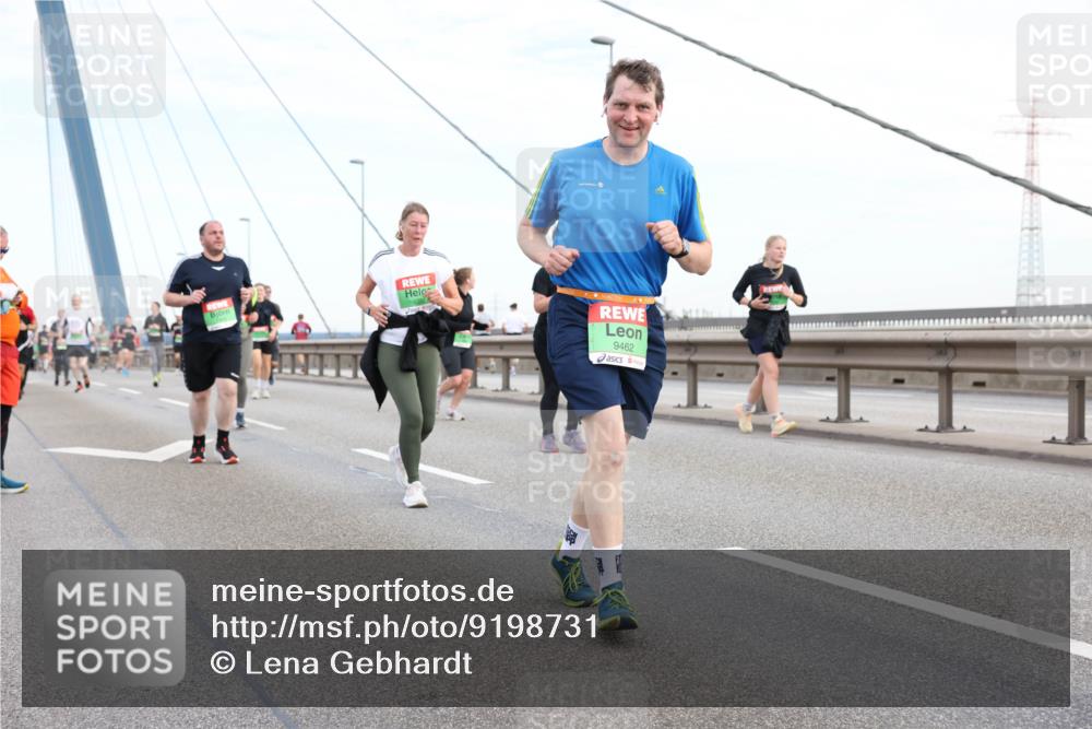 03.10.2025 - Köhlbrandbrückenlauf Lena Gebhardt http://msf.ph/oto/9198731 03.10.2025 15:35:44 Position 1 9462 meine-sportfotos.de