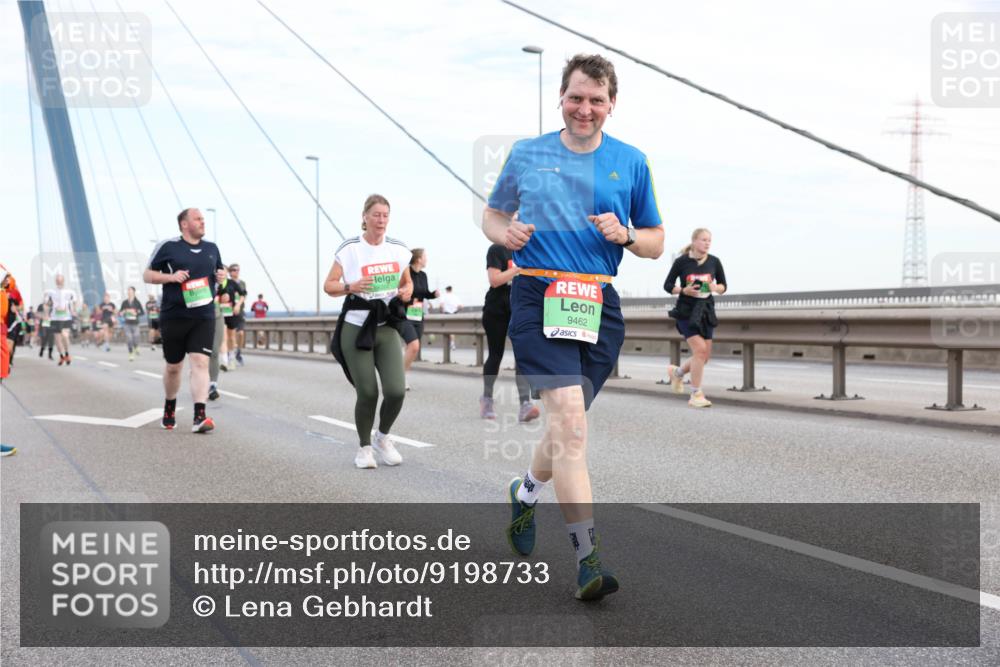 03.10.2025 - Köhlbrandbrückenlauf Lena Gebhardt http://msf.ph/oto/9198733 03.10.2025 15:35:45 Position 1 9462 meine-sportfotos.de