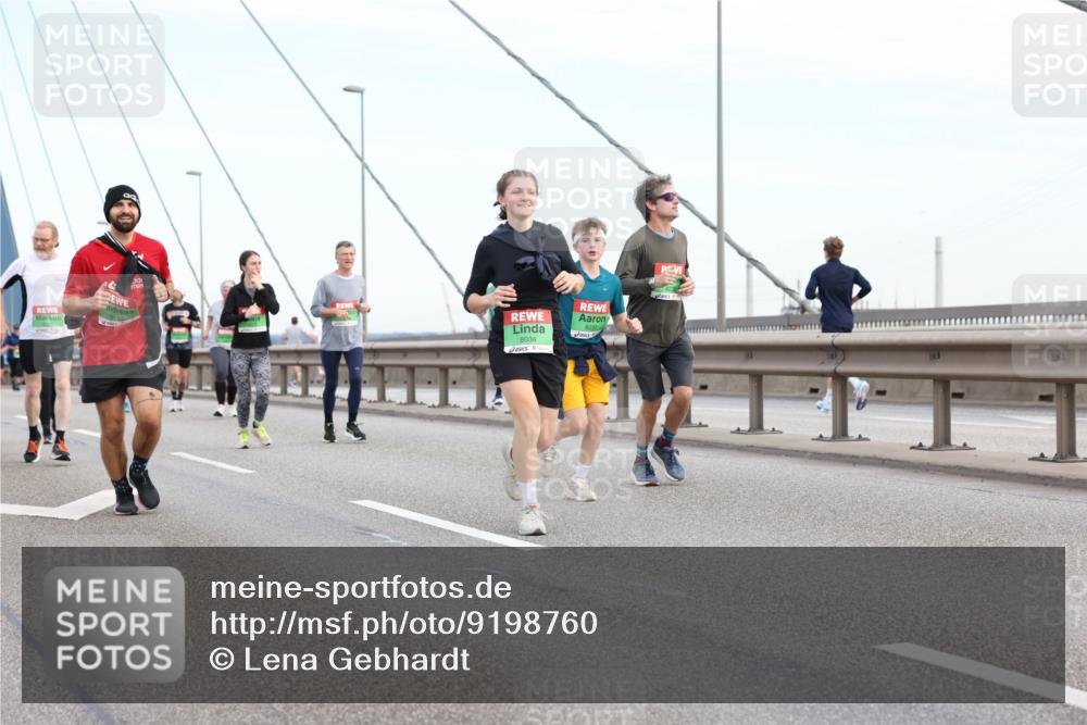 03.10.2025 - Köhlbrandbrückenlauf Lena Gebhardt http://msf.ph/oto/9198760 03.10.2025 15:35:49 Position 1 8034 meine-sportfotos.de