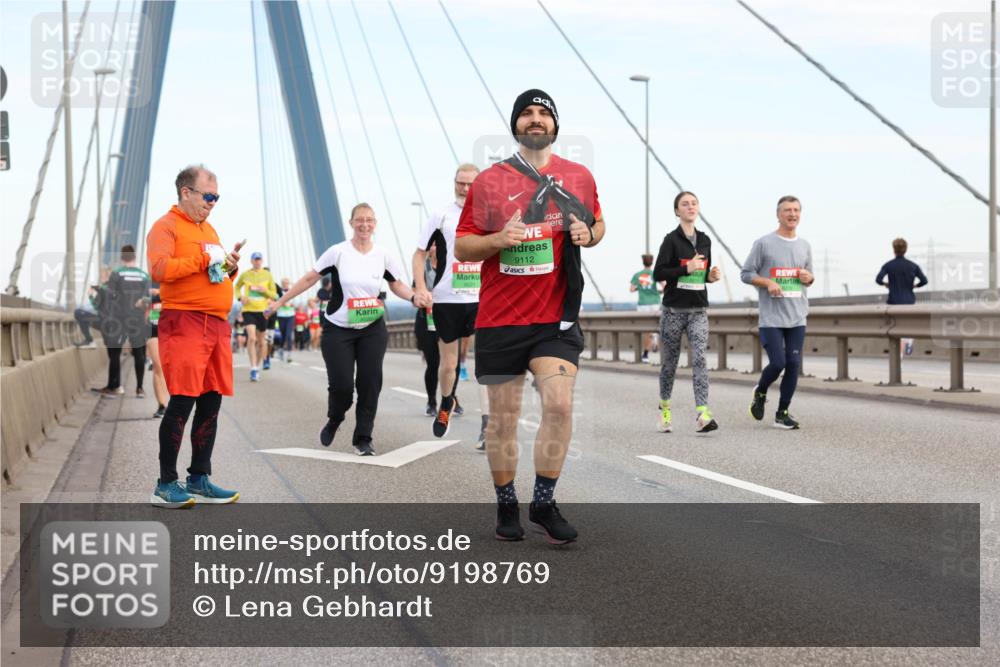 03.10.2025 - Köhlbrandbrückenlauf Lena Gebhardt http://msf.ph/oto/9198769 03.10.2025 15:35:51 Position 1 9112 meine-sportfotos.de