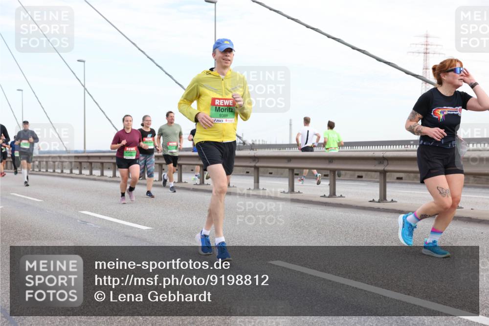 03.10.2025 - Köhlbrandbrückenlauf Lena Gebhardt http://msf.ph/oto/9198812 03.10.2025 15:35:59 Position 1 9388 meine-sportfotos.de