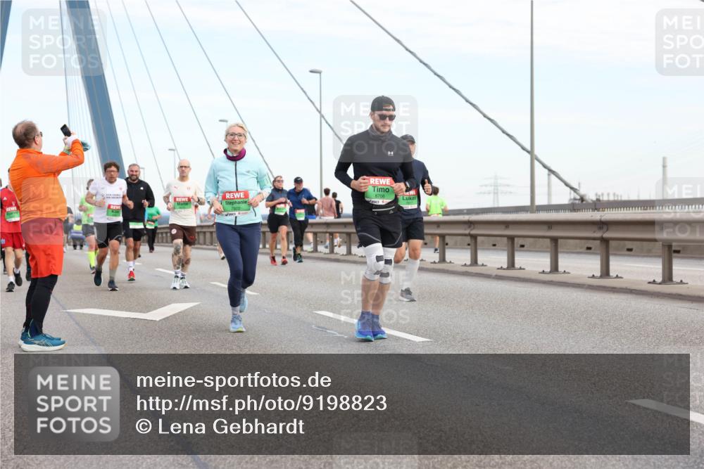 03.10.2025 - Köhlbrandbrückenlauf Lena Gebhardt http://msf.ph/oto/9198823 03.10.2025 15:36:02 Position 1 7922, 8706 meine-sportfotos.de