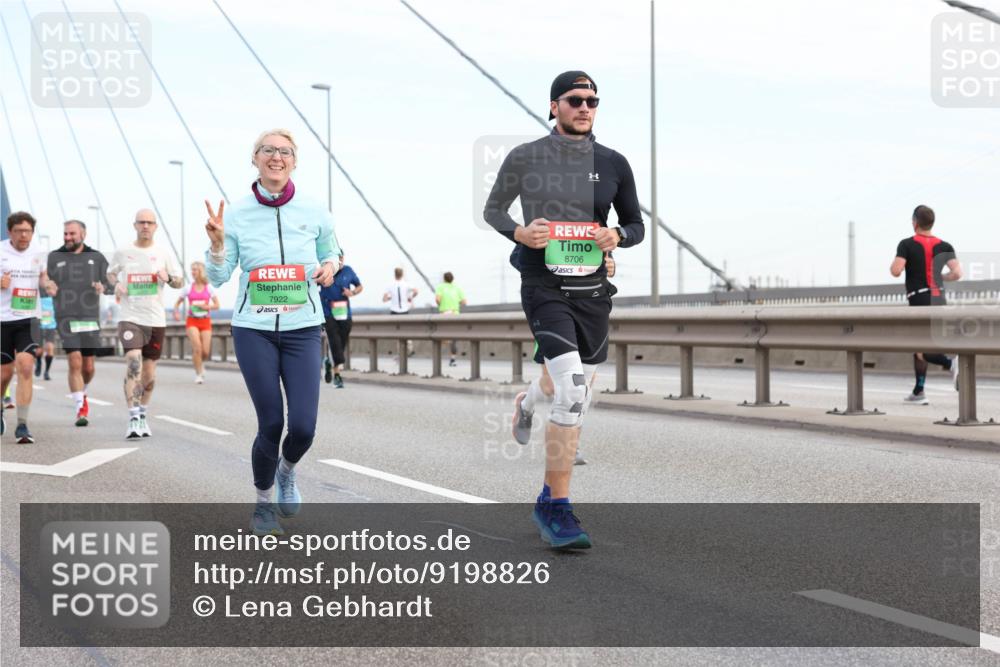 03.10.2025 - Köhlbrandbrückenlauf Lena Gebhardt http://msf.ph/oto/9198826 03.10.2025 15:36:03 Position 1 7922, 1, 8706 meine-sportfotos.de