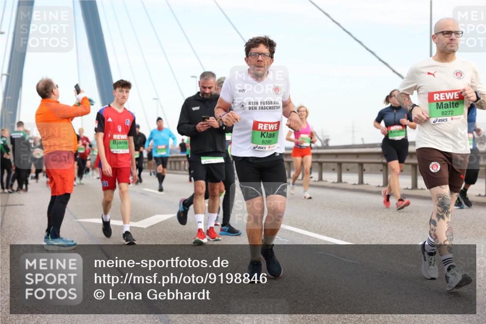 03.10.2025 - Köhlbrandbrückenlauf Lena Gebhardt http://msf.ph/oto/9198846 03.10.2025 15:36:07 Position 1 8280, 8272 meine-sportfotos.de