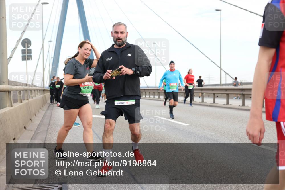 03.10.2025 - Köhlbrandbrückenlauf Lena Gebhardt http://msf.ph/oto/9198864 03.10.2025 15:36:11 Position 1 9094 meine-sportfotos.de