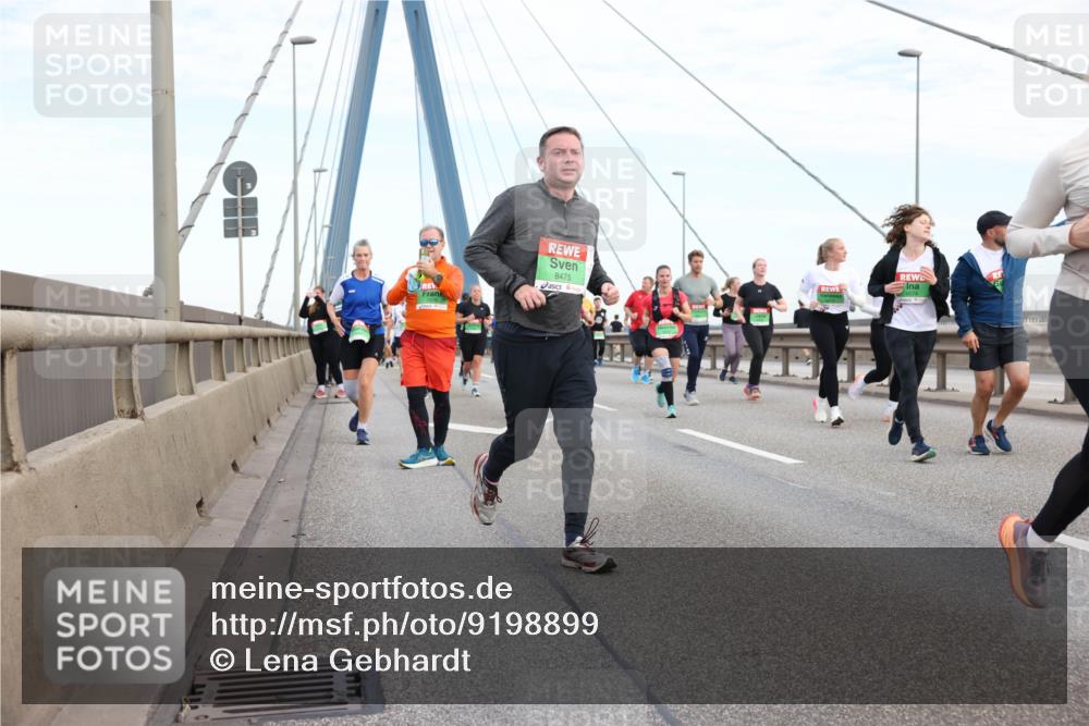 03.10.2025 - Köhlbrandbrückenlauf Lena Gebhardt http://msf.ph/oto/9198899 03.10.2025 15:36:18 Position 1 8475 meine-sportfotos.de