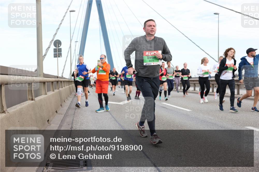 03.10.2025 - Köhlbrandbrückenlauf Lena Gebhardt http://msf.ph/oto/9198900 03.10.2025 15:36:18 Position 1 8475 meine-sportfotos.de
