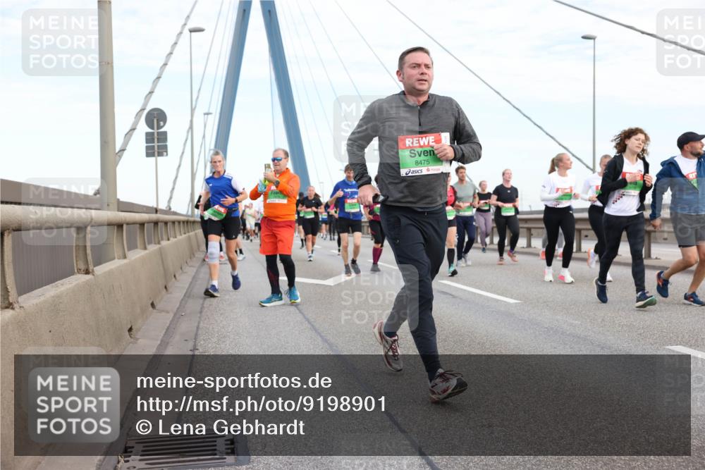 03.10.2025 - Köhlbrandbrückenlauf Lena Gebhardt http://msf.ph/oto/9198901 03.10.2025 15:36:18 Position 1 8475 meine-sportfotos.de