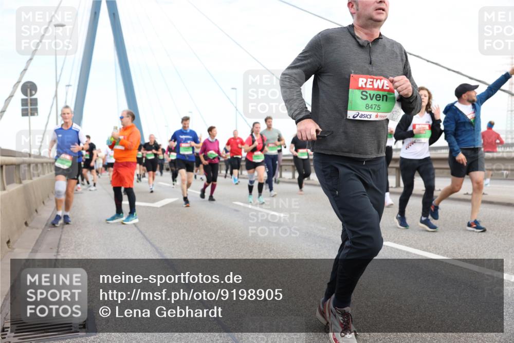 03.10.2025 - Köhlbrandbrückenlauf Lena Gebhardt http://msf.ph/oto/9198905 03.10.2025 15:36:19 Position 1 8475 meine-sportfotos.de