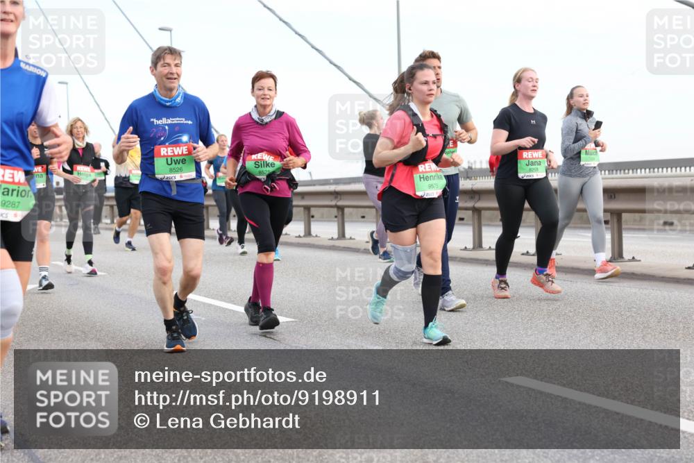 03.10.2025 - Köhlbrandbrückenlauf Lena Gebhardt http://msf.ph/oto/9198911 03.10.2025 15:36:20 Position 1 8526, 8525, 9287, 9575, 8258 meine-sportfotos.de