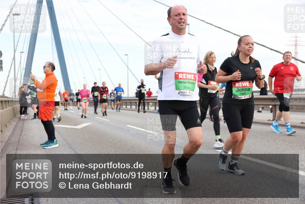 03.10.2025 - Köhlbrandbrückenlauf Lena Gebhardt http://msf.ph/oto/9198917 03.10.2025 15:36:24 Position 1 7984, 7985 meine-sportfotos.de