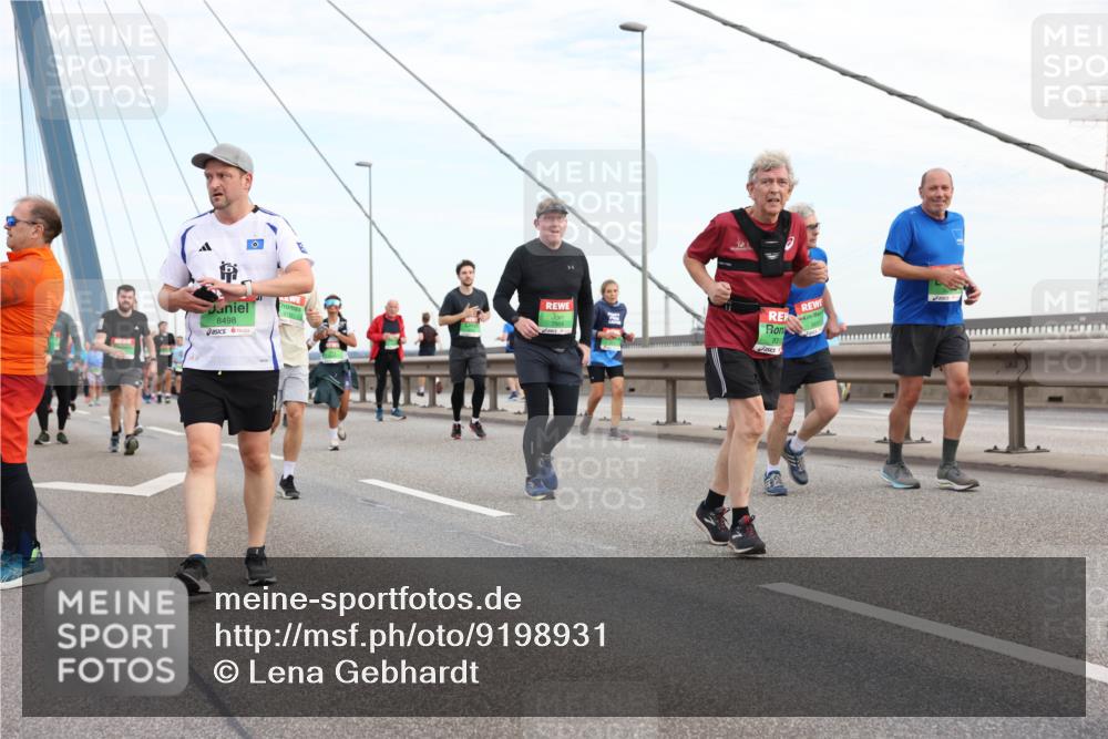 03.10.2025 - Köhlbrandbrückenlauf Lena Gebhardt http://msf.ph/oto/9198931 03.10.2025 15:36:30 Position 1 8498, 7504, 831 meine-sportfotos.de