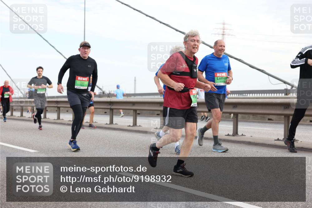 03.10.2025 - Köhlbrandbrückenlauf Lena Gebhardt http://msf.ph/oto/9198932 03.10.2025 15:36:30 Position 1 7504, 9247 meine-sportfotos.de