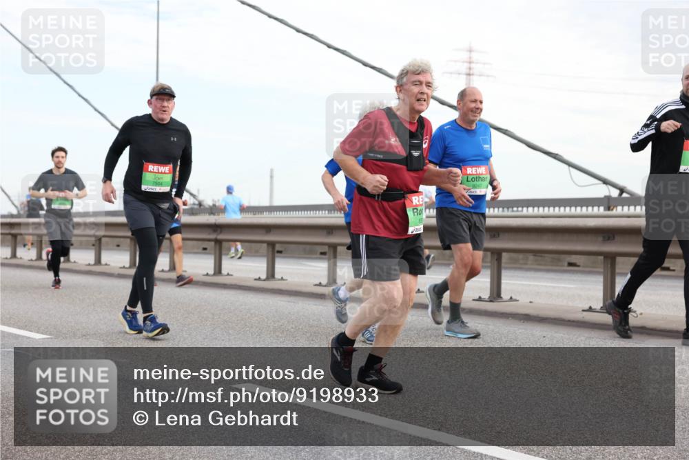 03.10.2025 - Köhlbrandbrückenlauf Lena Gebhardt http://msf.ph/oto/9198933 03.10.2025 15:36:30 Position 1 7504, 9247 meine-sportfotos.de