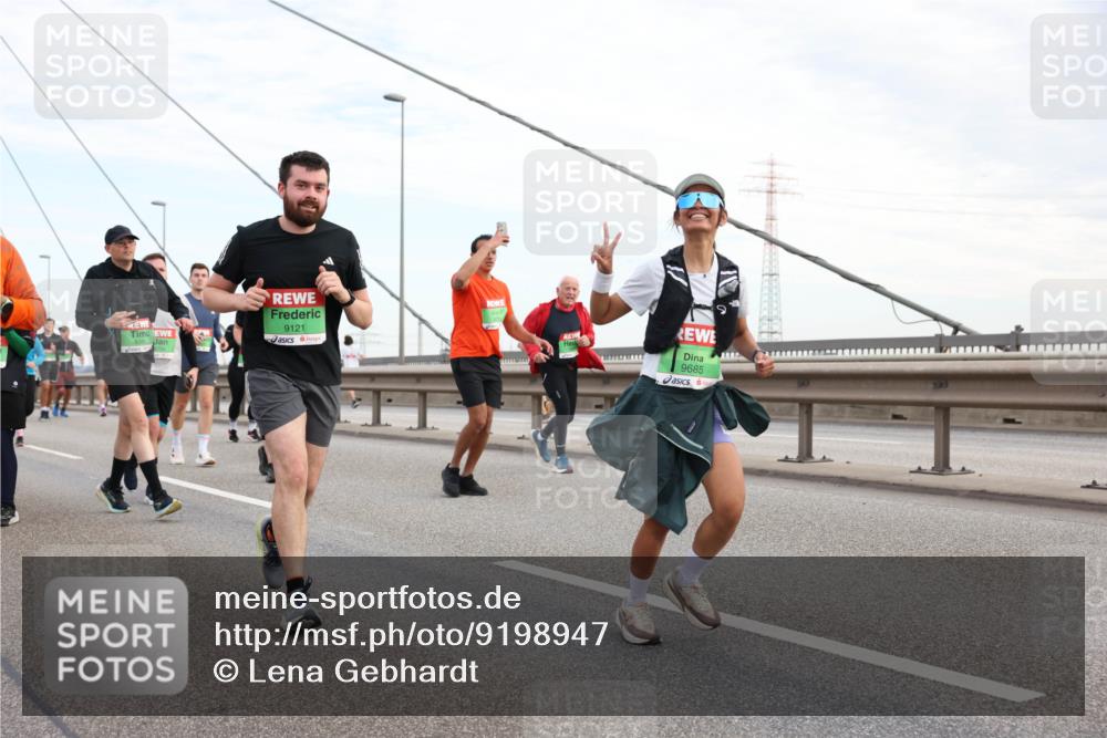 03.10.2025 - Köhlbrandbrückenlauf Lena Gebhardt http://msf.ph/oto/9198947 03.10.2025 15:36:34 Position 1 9121, 9685 meine-sportfotos.de
