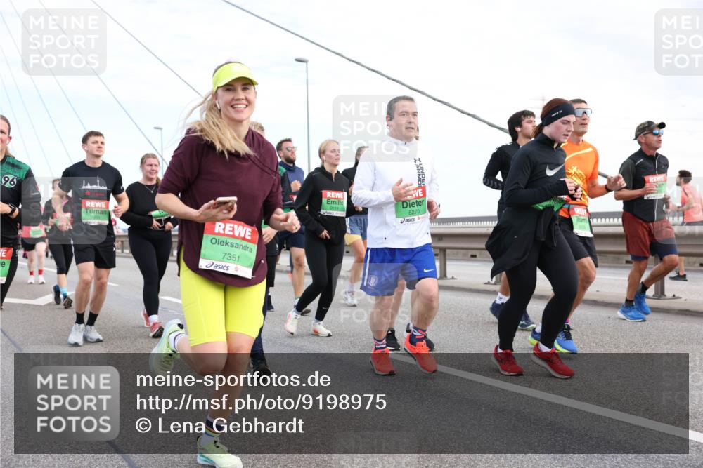 03.10.2025 - Köhlbrandbrückenlauf Lena Gebhardt http://msf.ph/oto/9198975 03.10.2025 15:36:43 Position 1 96, 25, 7351, 9111, 8270 meine-sportfotos.de