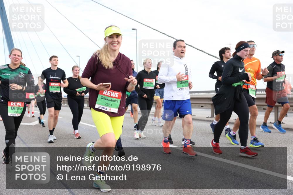 03.10.2025 - Köhlbrandbrückenlauf Lena Gebhardt http://msf.ph/oto/9198976 03.10.2025 15:36:43 Position 1 96, 25, 903, 7351, 8270 meine-sportfotos.de
