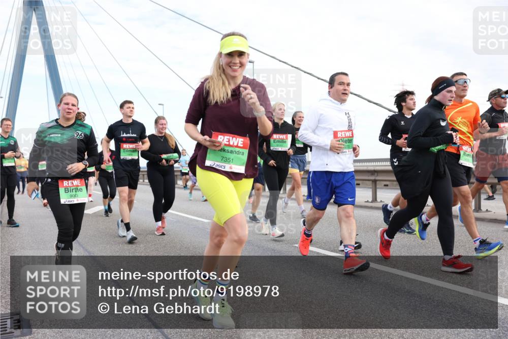 03.10.2025 - Köhlbrandbrückenlauf Lena Gebhardt http://msf.ph/oto/9198978 03.10.2025 15:36:43 Position 1 96, 25, 7351, 9111, 9063, 8438 meine-sportfotos.de