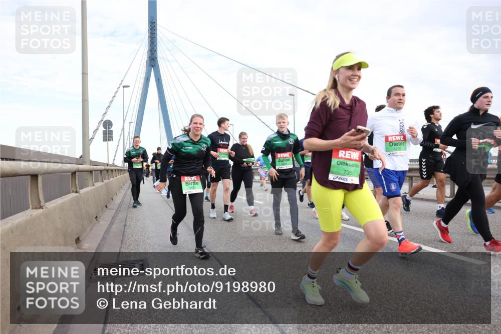 03.10.2025 - Köhlbrandbrückenlauf Lena Gebhardt http://msf.ph/oto/9198980 03.10.2025 15:36:44 Position 1 96, 7351, 9, 903, 8270 meine-sportfotos.de