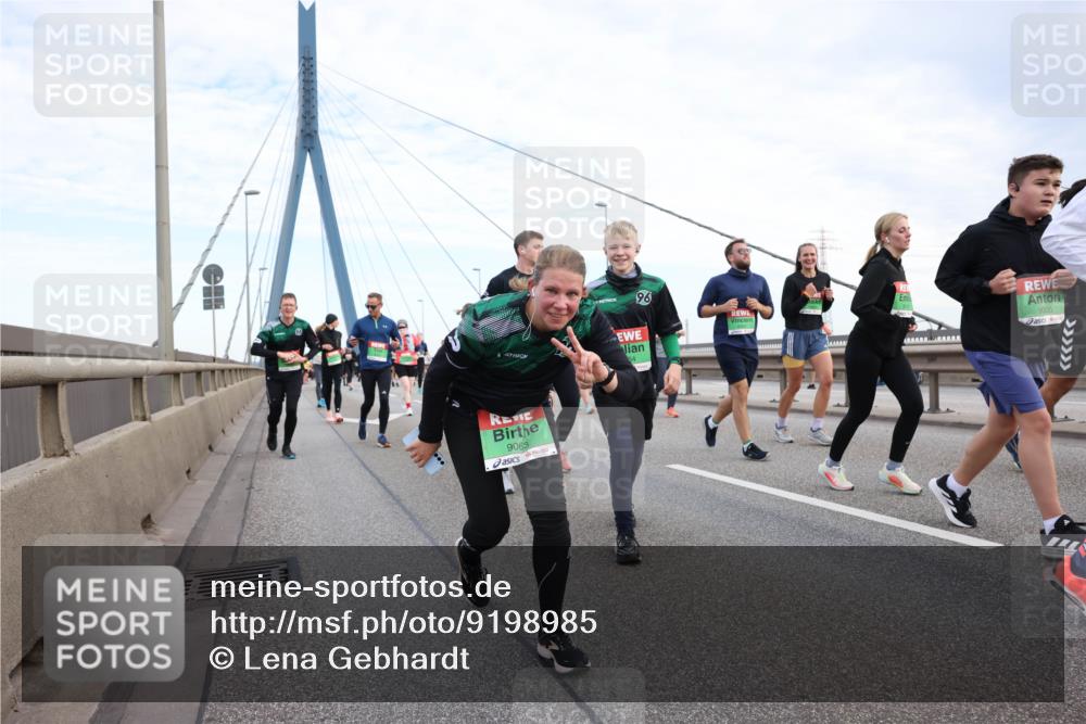 03.10.2025 - Köhlbrandbrückenlauf Lena Gebhardt http://msf.ph/oto/9198985 03.10.2025 15:36:44 Position 1 96, 9063, 9005 meine-sportfotos.de