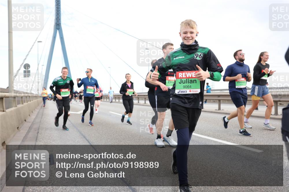 03.10.2025 - Köhlbrandbrückenlauf Lena Gebhardt http://msf.ph/oto/9198989 03.10.2025 15:36:45 Position 1 25, 96, 9064 meine-sportfotos.de