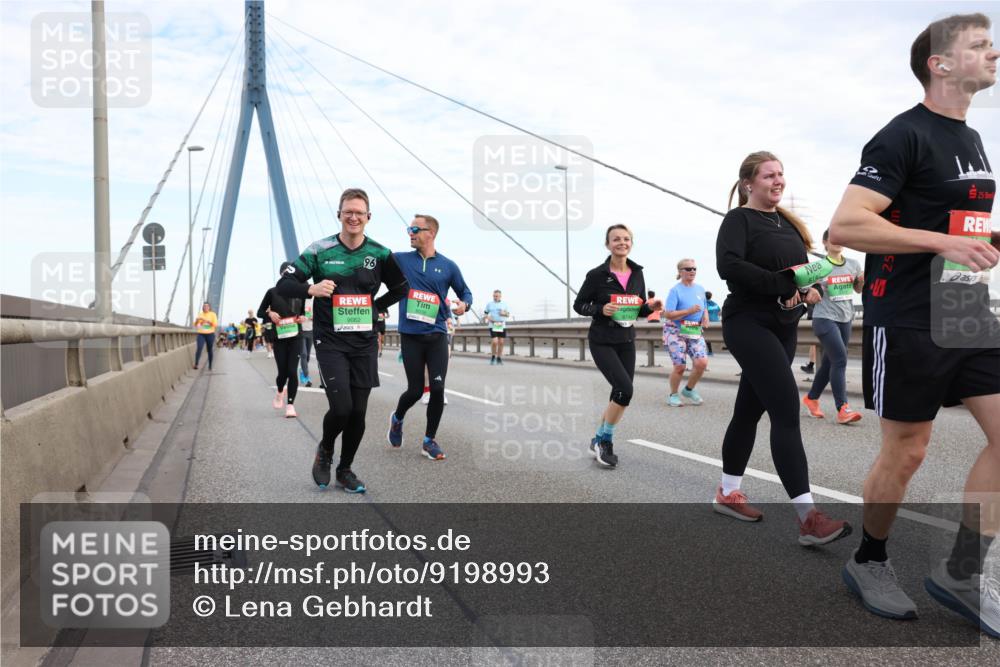 03.10.2025 - Köhlbrandbrückenlauf Lena Gebhardt http://msf.ph/oto/9198993 03.10.2025 15:36:46 Position 1 96, 8744, 8149, 5, 2 meine-sportfotos.de