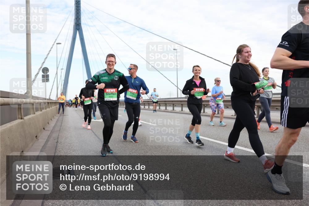 03.10.2025 - Köhlbrandbrückenlauf Lena Gebhardt http://msf.ph/oto/9198994 03.10.2025 15:36:46 Position 1 96, 814, 9062, 8744 meine-sportfotos.de
