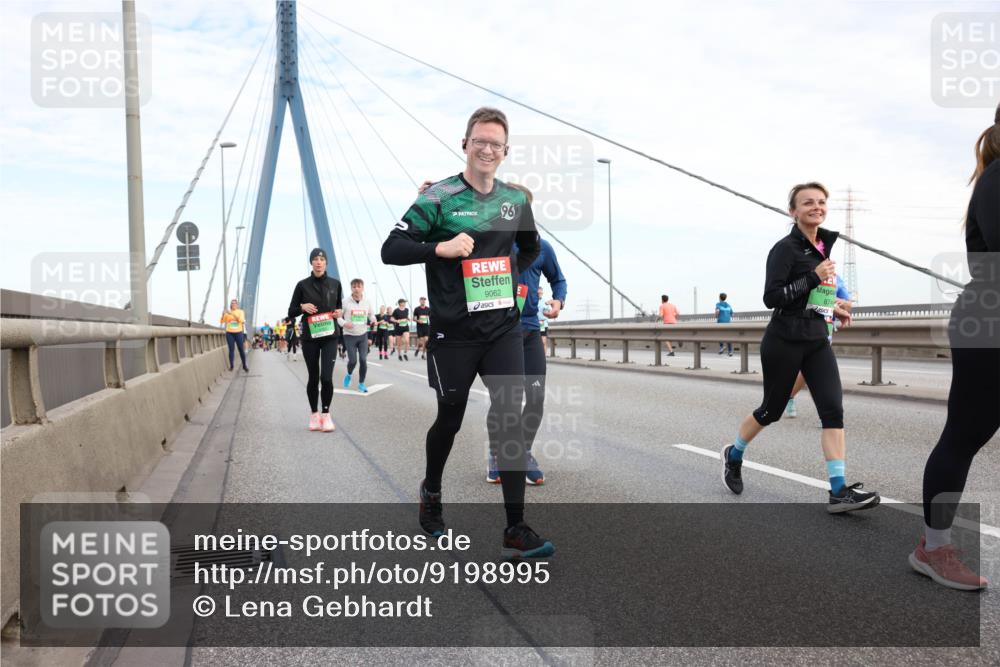 03.10.2025 - Köhlbrandbrückenlauf Lena Gebhardt http://msf.ph/oto/9198995 03.10.2025 15:36:46 Position 1 9062, 874 meine-sportfotos.de
