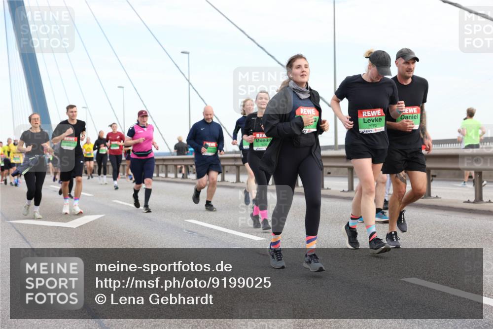03.10.2025 - Köhlbrandbrückenlauf Lena Gebhardt http://msf.ph/oto/9199025 03.10.2025 15:36:52 Position 1 7405, 2, 7970 meine-sportfotos.de