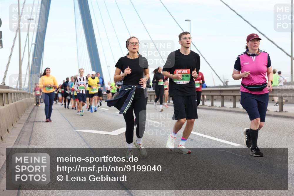 03.10.2025 - Köhlbrandbrückenlauf Lena Gebhardt http://msf.ph/oto/9199040 03.10.2025 15:36:55 Position 1 48 meine-sportfotos.de