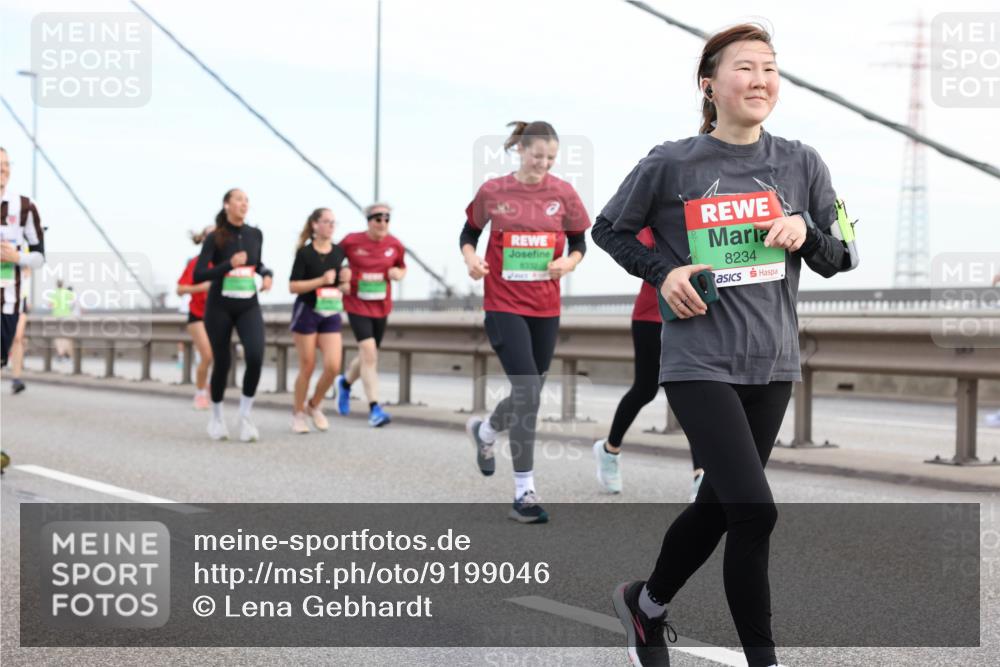 03.10.2025 - Köhlbrandbrückenlauf Lena Gebhardt http://msf.ph/oto/9199046 03.10.2025 15:36:59 Position 1 8332, 8234 meine-sportfotos.de